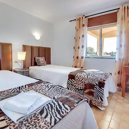 Sao Rafael Sleeps 8 Pool Air Con Wifi Patroves